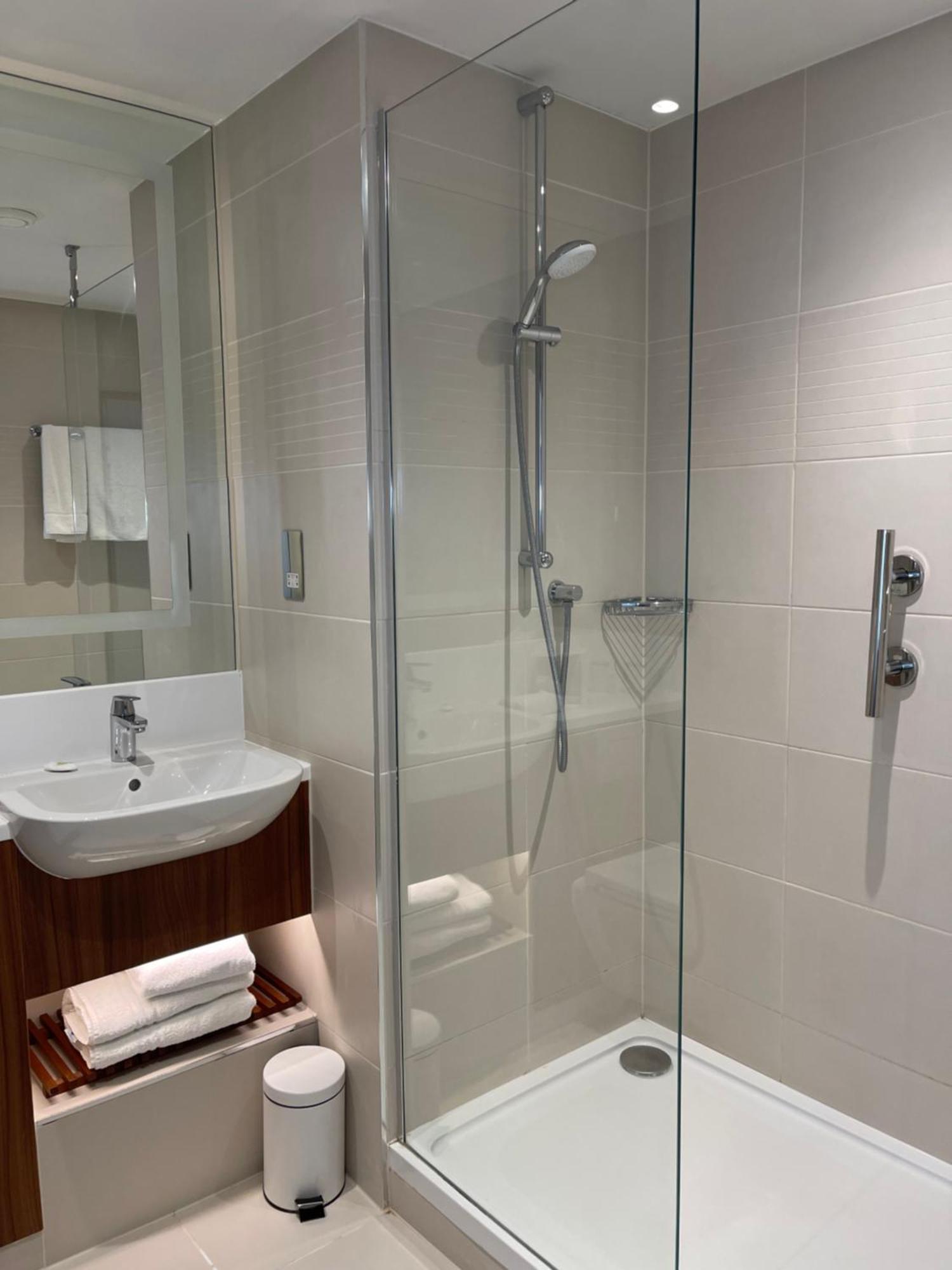 Hotel Courtyard By Marriott London Heathrow Airport Harlington  Exteriér fotografie