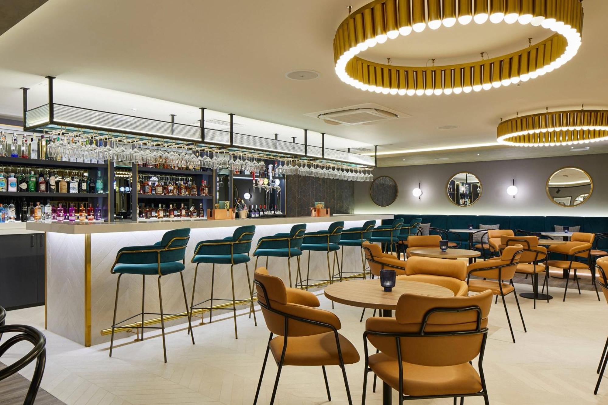 Hotel Courtyard By Marriott London Heathrow Airport Harlington  Exteriér fotografie