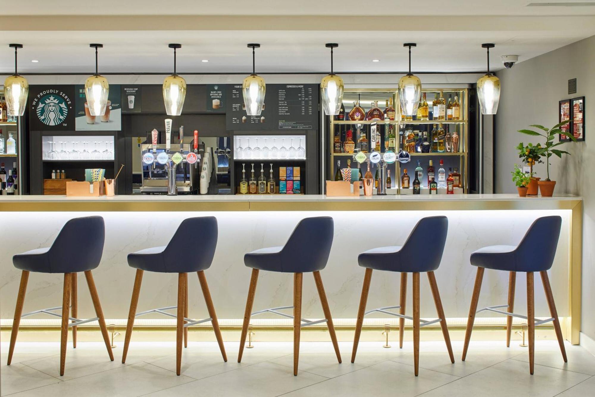 Hotel Courtyard By Marriott London Heathrow Airport Harlington  Exteriér fotografie