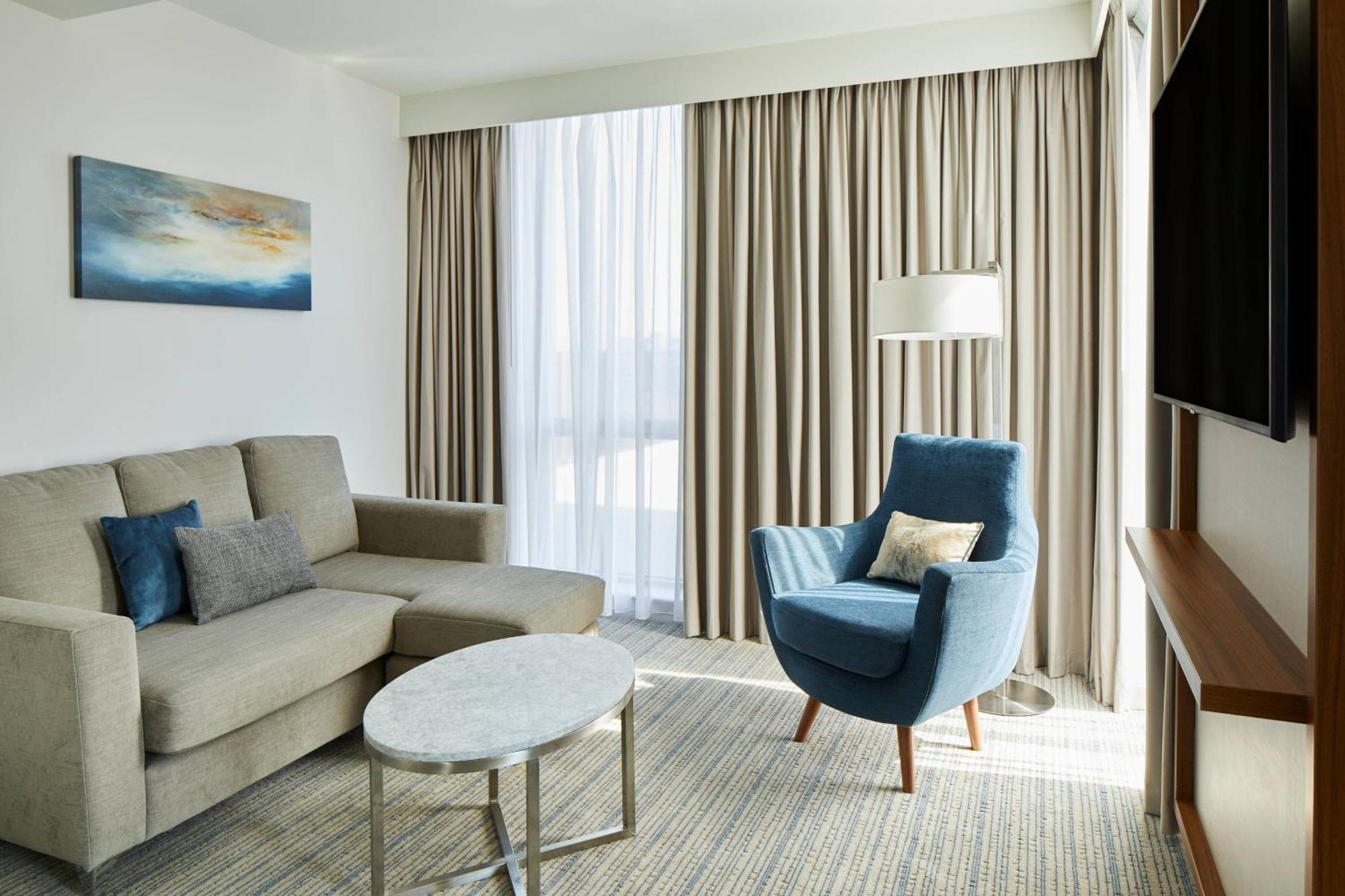 Hotel Courtyard By Marriott London Heathrow Airport Harlington  Exteriér fotografie