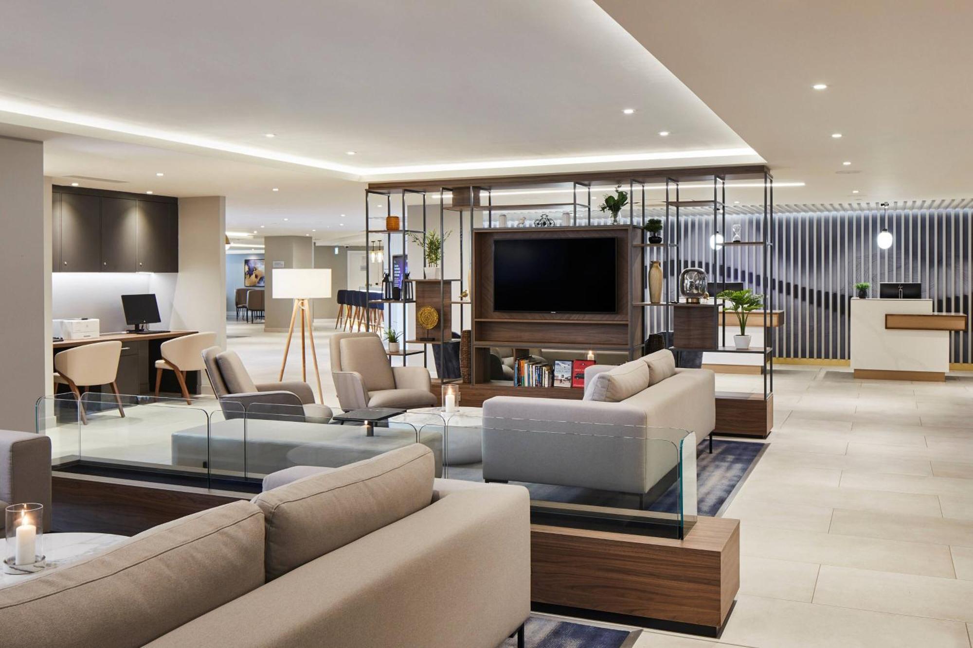 Hotel Courtyard By Marriott London Heathrow Airport Harlington  Exteriér fotografie